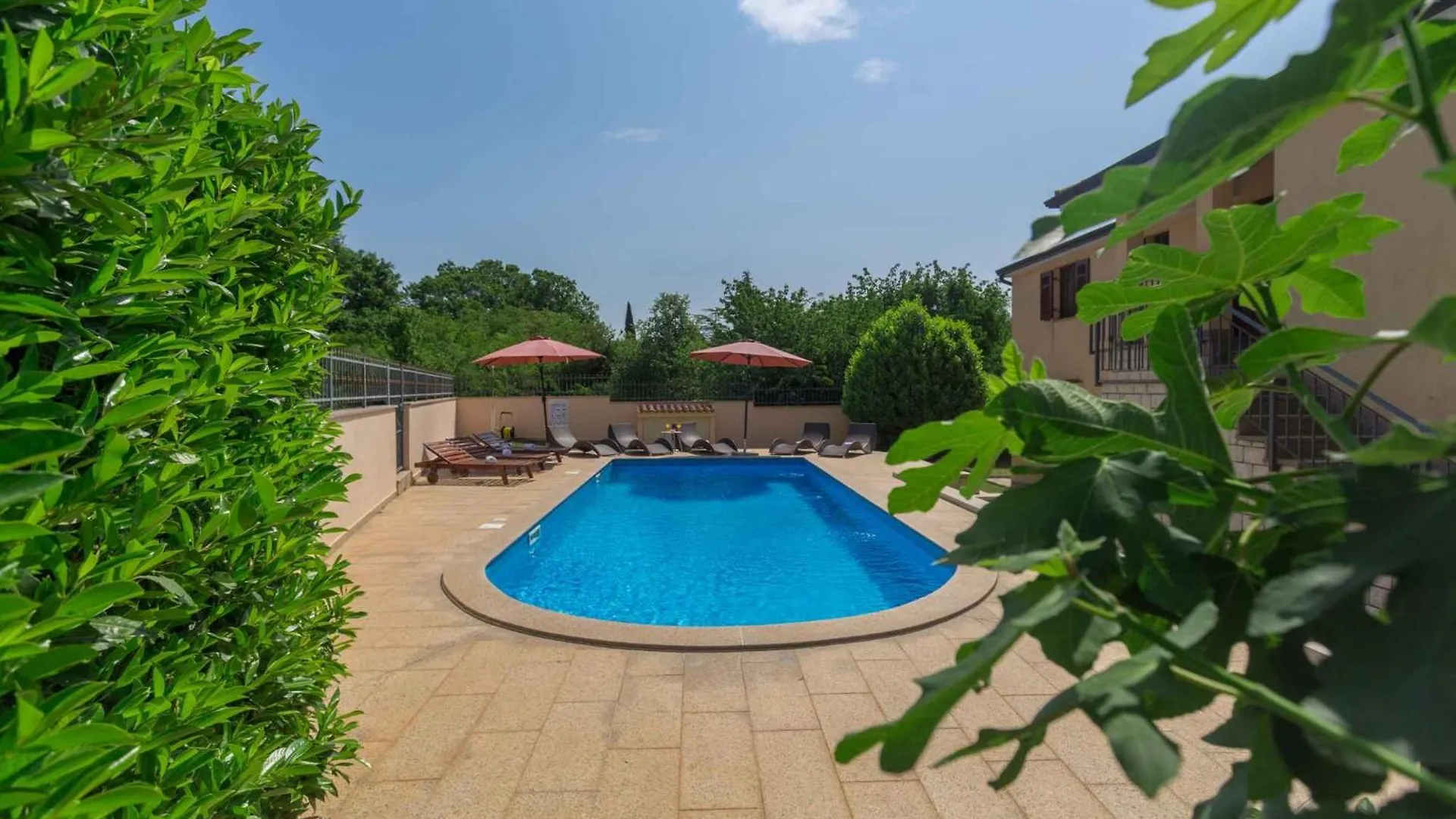 Apartment In Porec 43010