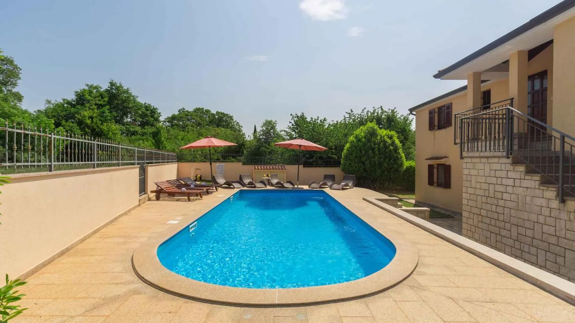 Apartment In Porec 43010
