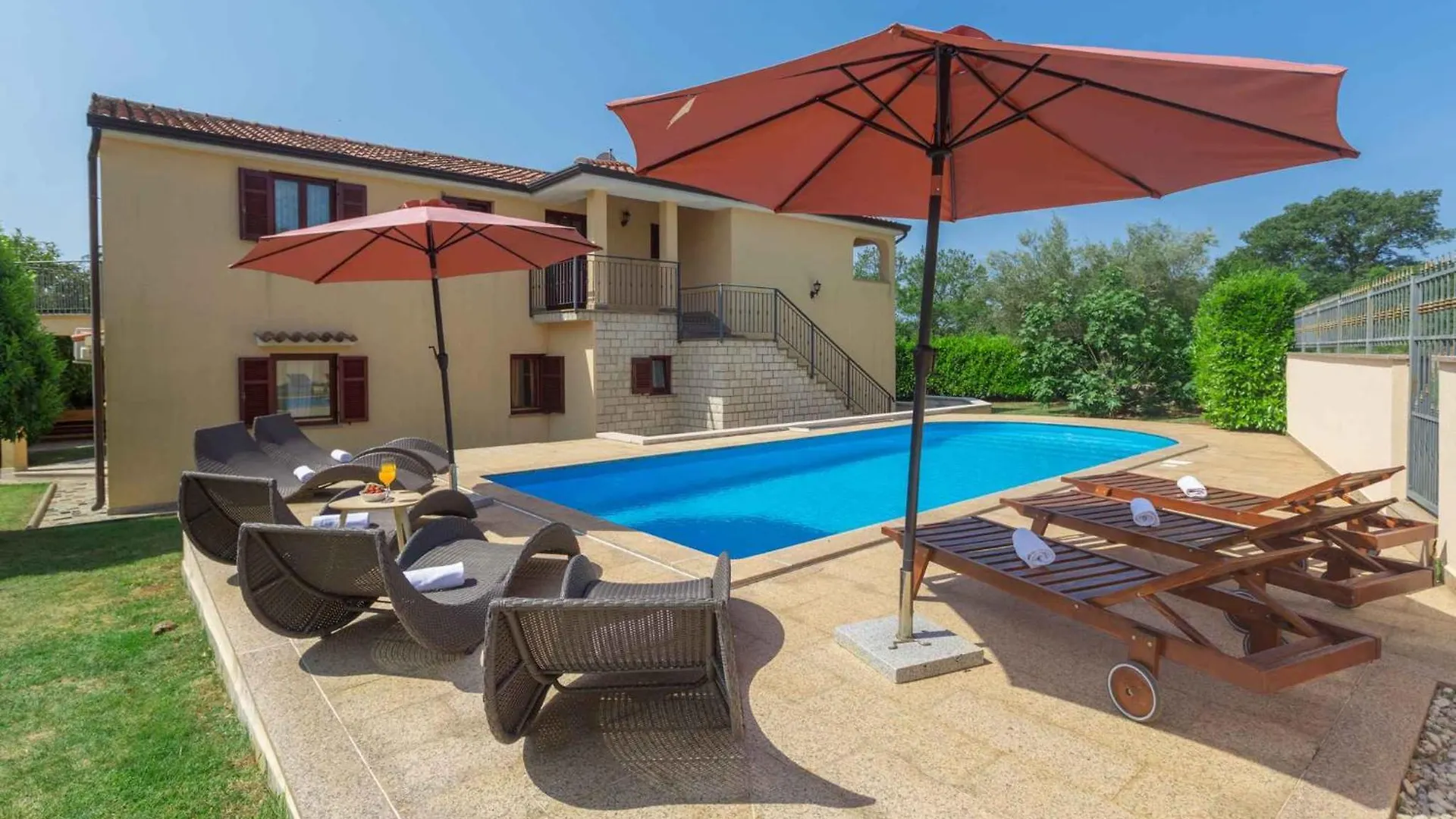 Apartment In Porec 43010