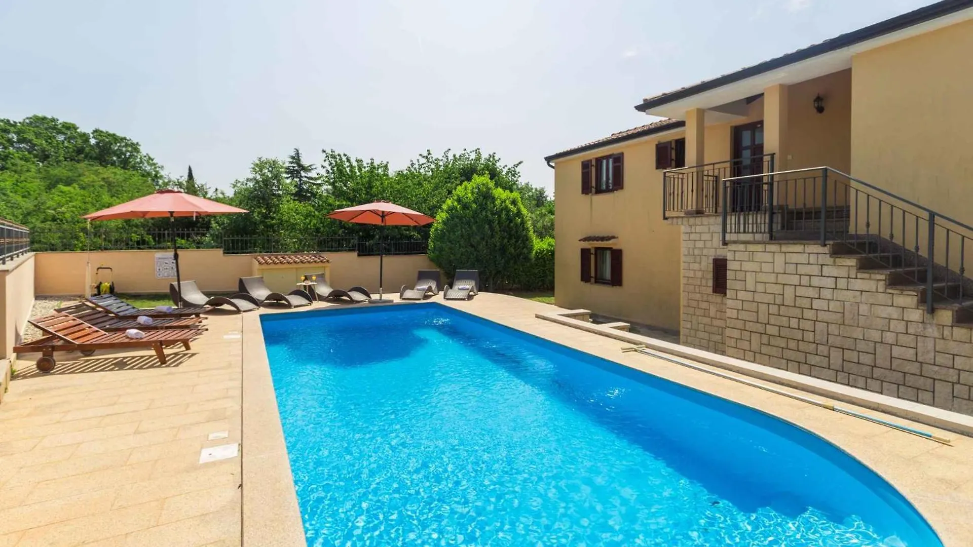 Apartment In Porec 43010